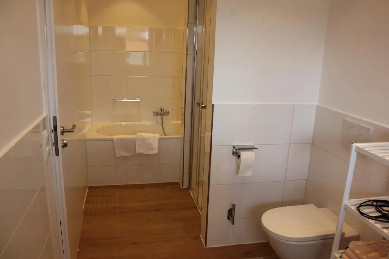 Apartment Schatzlhof Suite In Berg Am Starnberger See